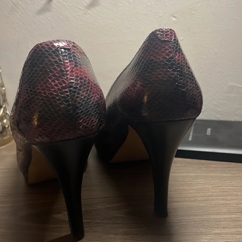 NINE WEST - Picture 4 of 8
